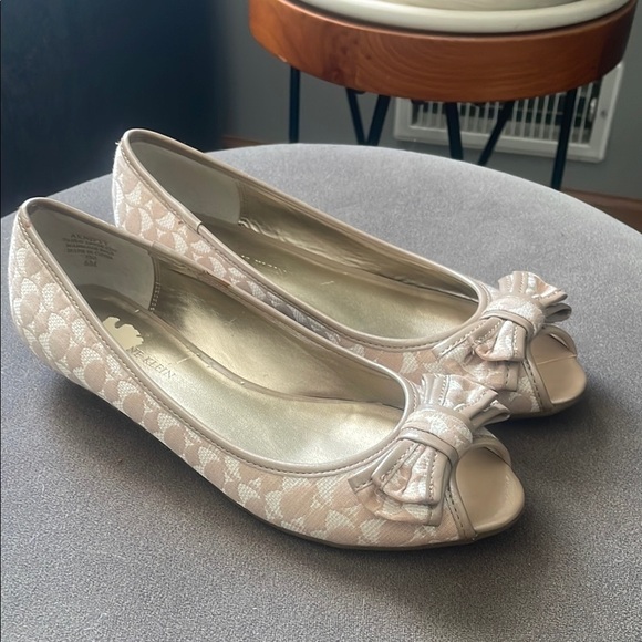 Anne Klein Shoes - Anne Klein Taupe Peep-Toe Bow Kitten Heels Womens 6 Classic Preppy Girly